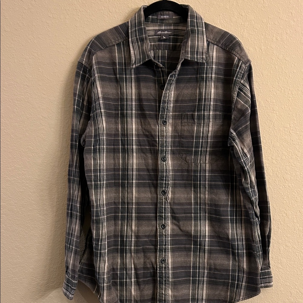 Eddie Bauer Relaxed Fit Green Plaid Men’s Shirt
Size Large